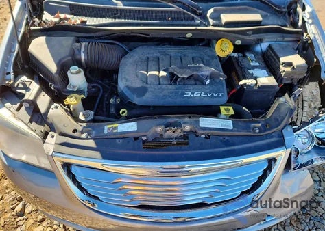 2015 Chrysler Town & Country Touring L из США, поврежденный, VIN 2C4RC1CG4FR521878